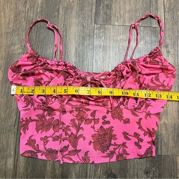 Women’s Urban Outfitters Pink Floral Crop Top Size M - Picture 8 of 8